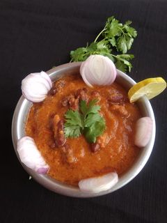 રાજમા(Rajma recipe in gujarati) રેસીપી મુખ્ય ફોટો