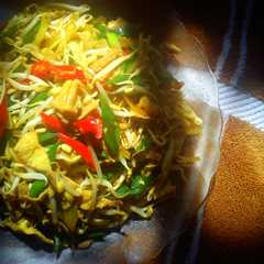 A picture of Dadar Telur Cah Tauge.