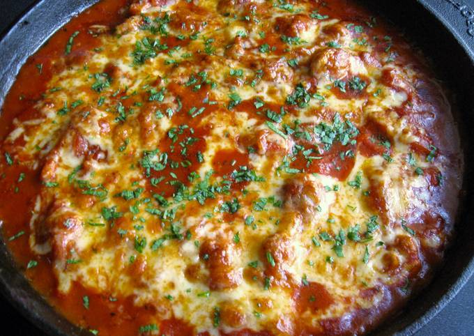 How to Prepare Favorite Cheesy Baked Chicken With Tomato Sauce
