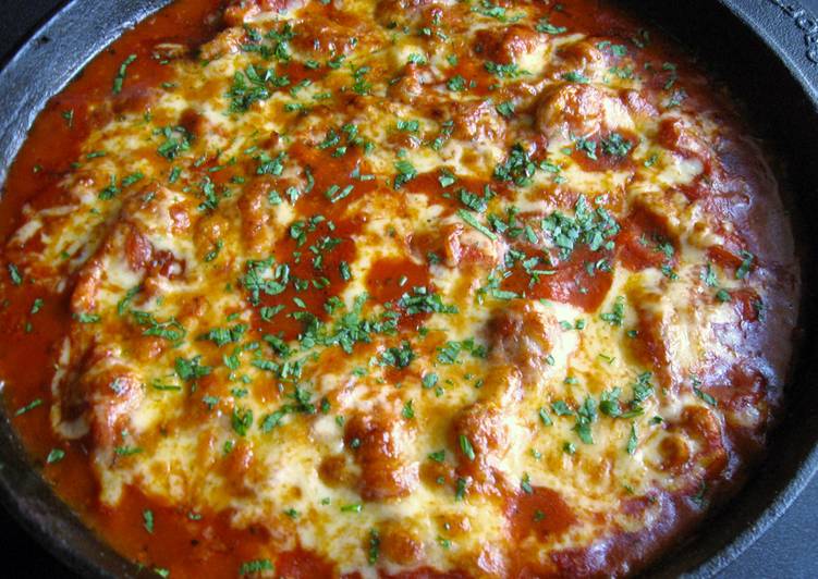 Super Yummy Cheesy Baked Chicken With Tomato Sauce