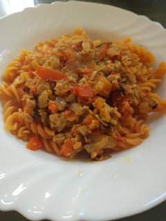 Una foto de Macarrones de lentejas con sofrito de atún