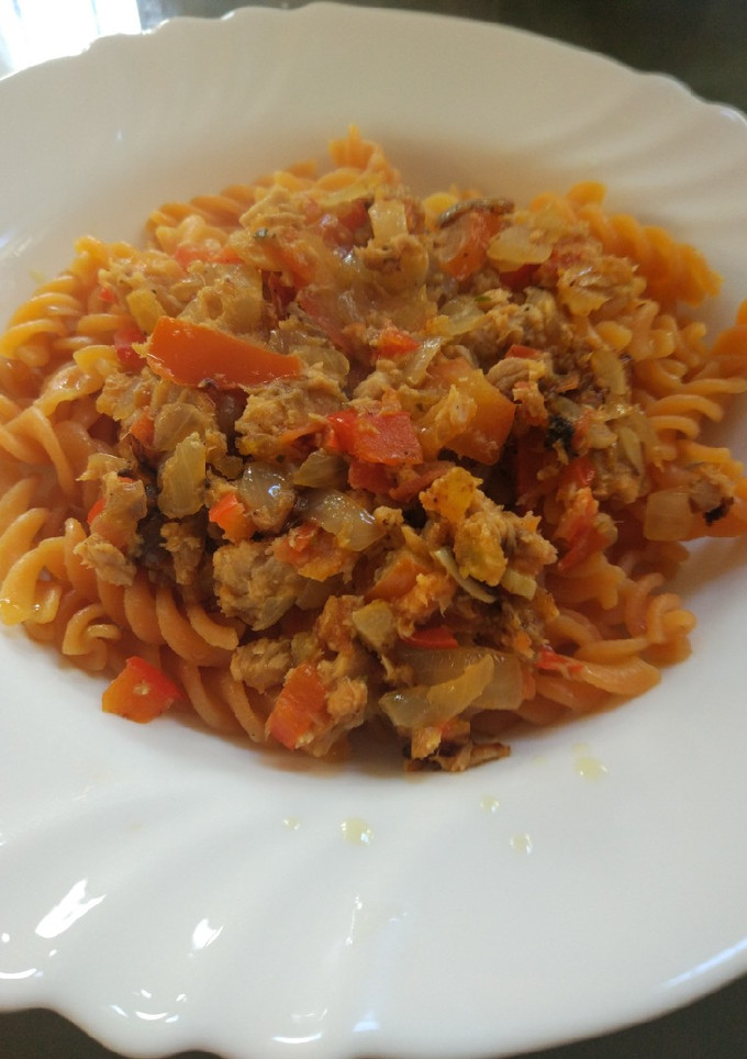 Una foto de Macarrones de lentejas con sofrito de atún