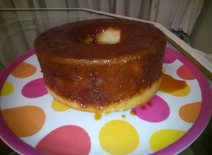 Una foto de Budin de pan enorme