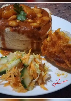 A picture of Kim's Beans Bunny chow.