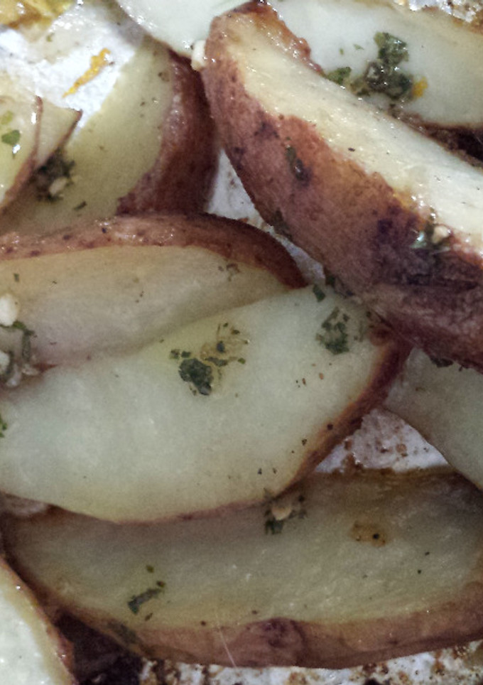 Una foto de Gajos de papas al horno muy sabrosos
