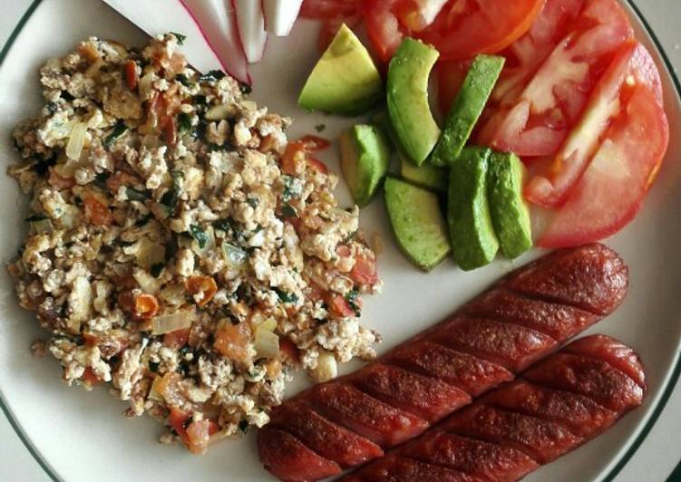 Huevitos con acientos de chicharrón y verdura