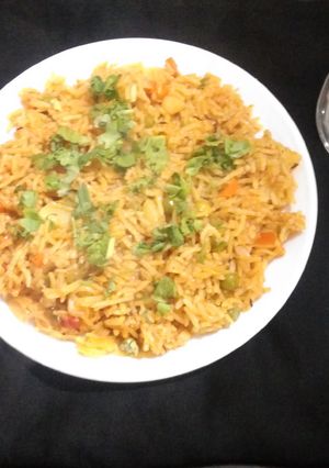 વેજીટેબલ પુલાવ(Vegetable Pulav Recipe in Gujarati) રેસીપી મુખ્ય ફોટો