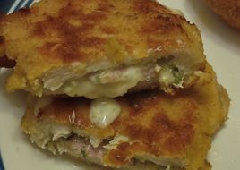 Milanesas de Pollo Rellenas de muzzarella y panceta