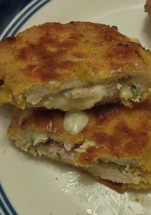 Una foto de Milanesas de Pollo Rellenas de muzzarella y panceta