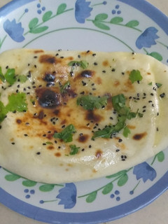 ગાર્લિક બટર નાન (Garlic Butter Naan Recipe In Gujarati) રેસીપી મુખ્ય ફોટો
