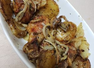 Una foto de Cocina muslos de pollo rápido