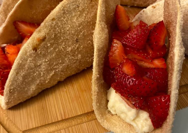 Steps to Prepare Speedy Cinnamon Strawberry Cheesecake Dessert Tacos