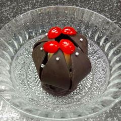 A picture of Melting Chocolate Flower Dessert !!.
