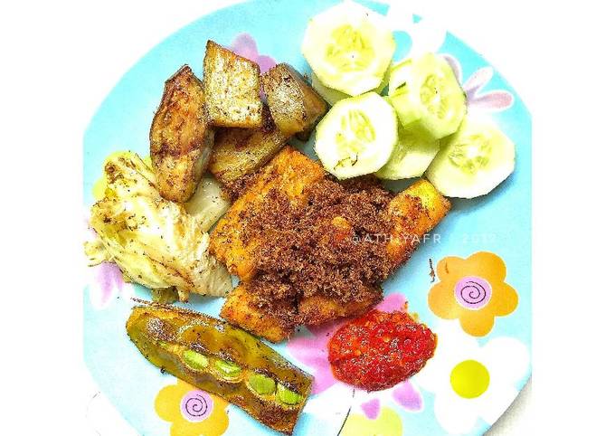 Ayam goreng serundeng