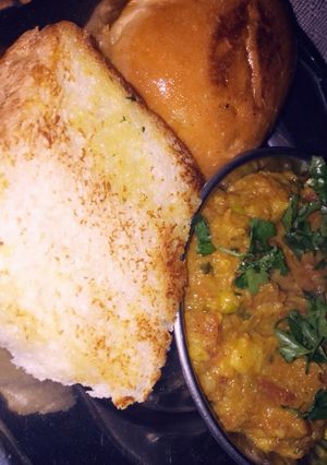 A picture of Pav Bhaji.