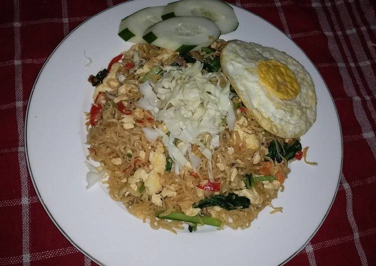 Cara Gampang Menyiapkan Mie Goreng Spesial racik bumbu sendiri yang Menggugah Selera