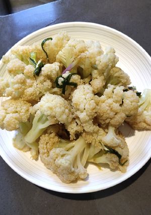 A picture of Cauliflower in Soy Sauce.