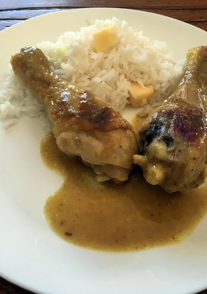 Una foto de Muslos de pollo al estilo hindú