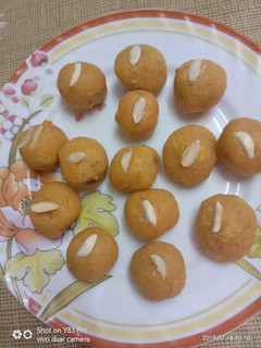 पेठे के लड्डू रेसिपी मुख्य फोटो