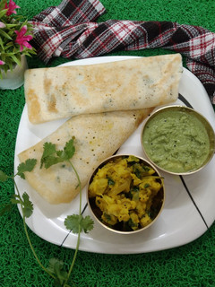 મસાલા ઢોસા (Masala Dosa Recipe In Gujarati) રેસીપી મુખ્ય ફોટો