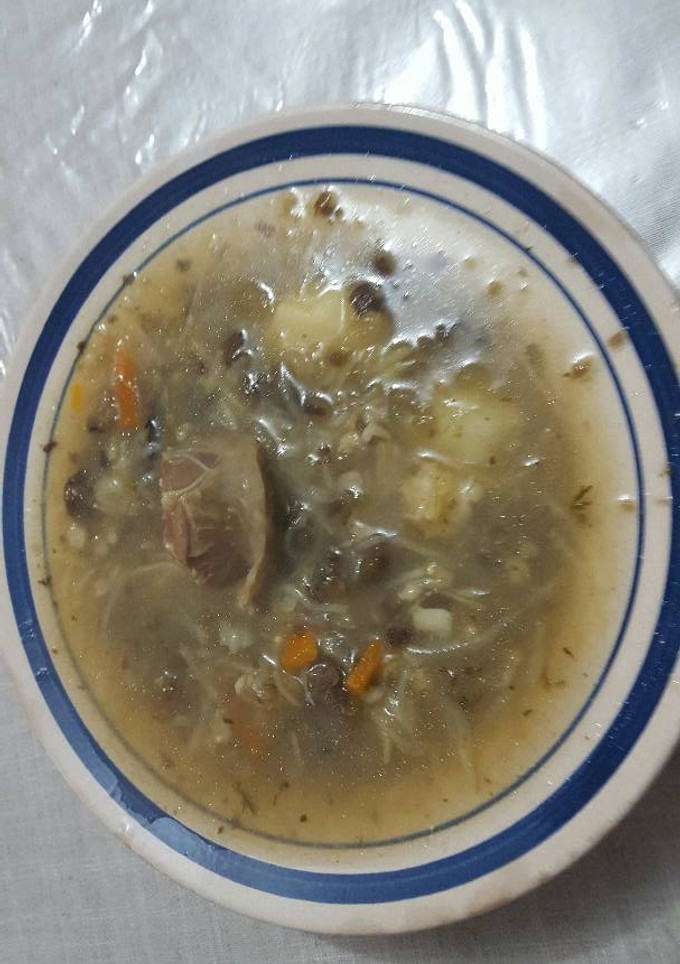 Una foto de Sopa de chuño con olluco y carne de cordero