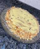 Torta pan di Spagna con crema pasticcera e gocce di cioccolato