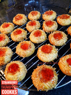 Foto resep Strawberry Thumbprint Cookies