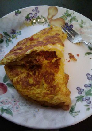 A picture of The perfect 4 egg omlet.