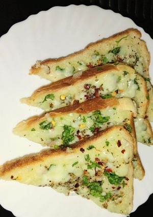 A picture of Cheese garlic bread.