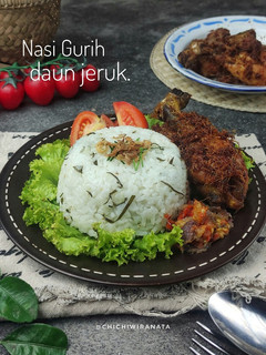 Foto resep Nasi Gurih Daun Jeruk Praktis