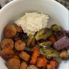 A picture of Roasted Jalapeño Chicken Sausage and Veggies.