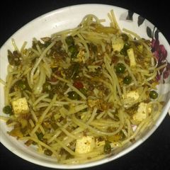 A picture of Chowmein.