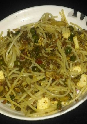 A picture of Chowmein.