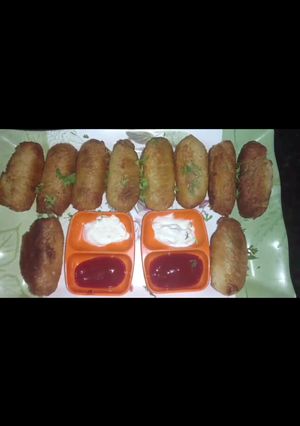 A picture of Chicken bread roll.