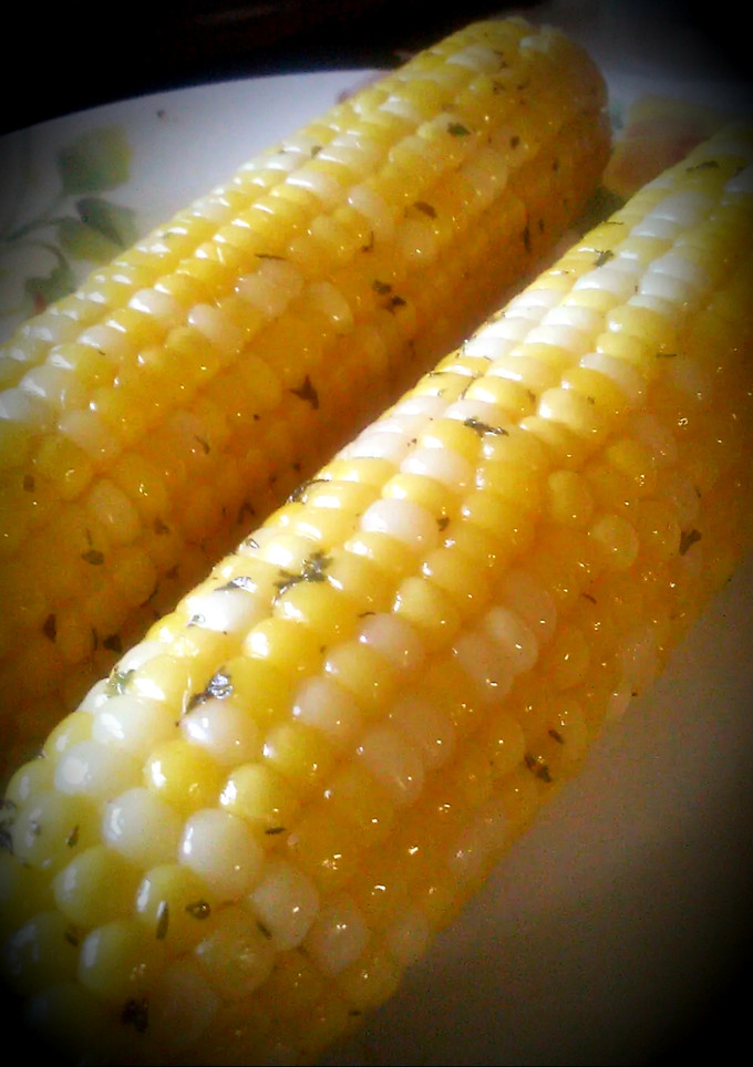 A picture of Mike's 5 Way Corn On The Cob.