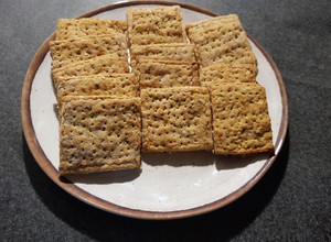 Una foto de Galletitas Saladas con semillas y cúrcuma