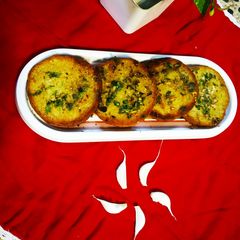 A picture of Round Garlic Bread.