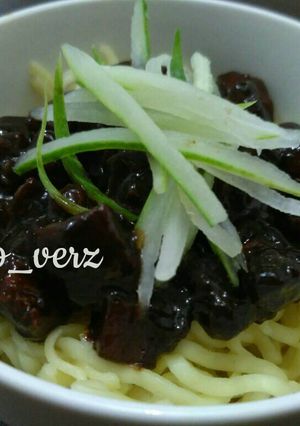 Foto resep Noodles with Black Bean Sauce / Jjajangmyeon