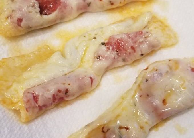 Keto Pizza Roll Ups