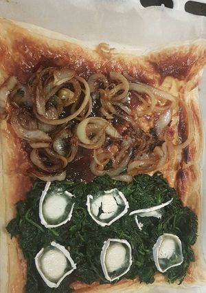 Una foto de Hojaldre de espinacas y cebolla con queso de cabra