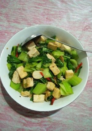 Foto resep Tumis sawi hijau + tahu putih