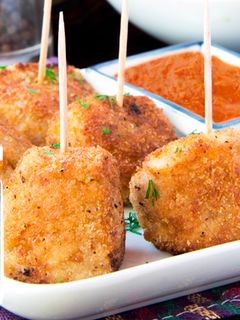 Una foto de Croquetas de Calçots con Romesco