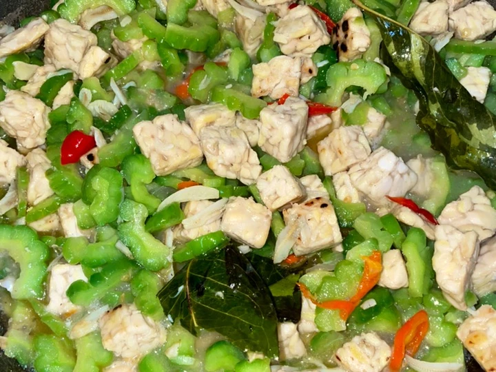 Langkah Gampang Membikin Resep Tumis Pare Tempe Teri yang  Bikin Ketagihan Anti Ribet, Bisa Manjain Lidah