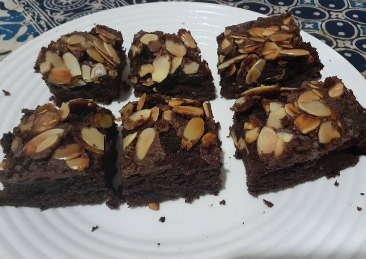 Brownies with filling coklat couverture