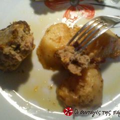 A picture of Burgers with carrot and kefalotyri.