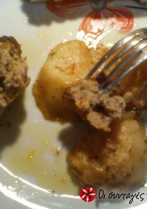 A picture of Burgers with carrot and kefalotyri.
