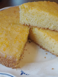 Una foto de Torta húmeda de naranja🍊