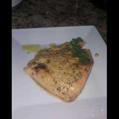 Una foto de Salmón con crema deliciosa!