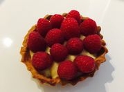 Une photo de garniture fraises