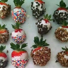 A picture of White Chocolate Dipped Strawberries.